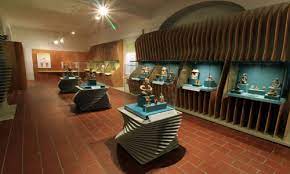 Museo de Colima celebra aniversario con dinosaurio y exposición