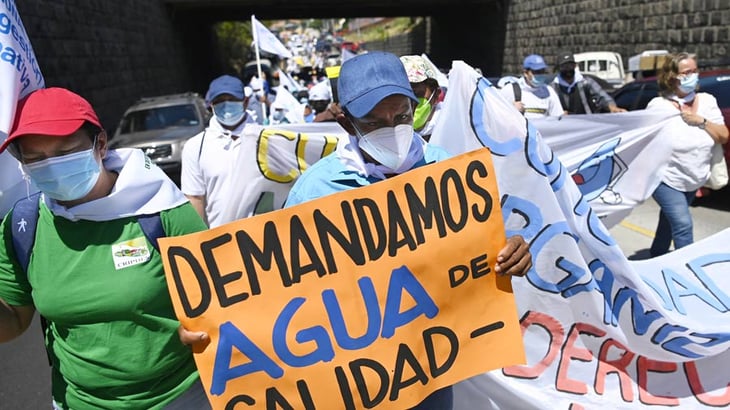 Ley de agua legaliza abusos de empresas en El Salvador
