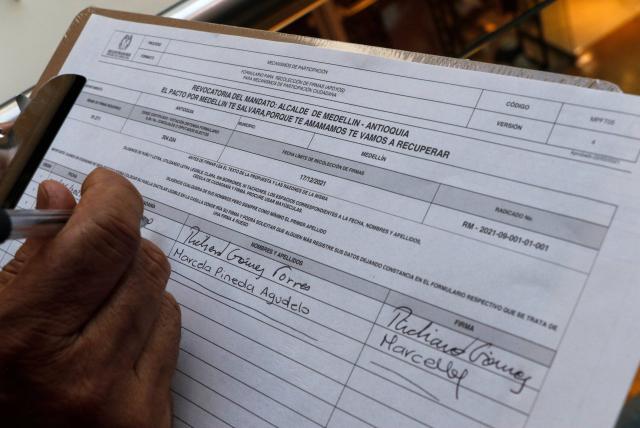 Avalan las firmas para votar revocatoria de mandato al alcalde de Medellín
