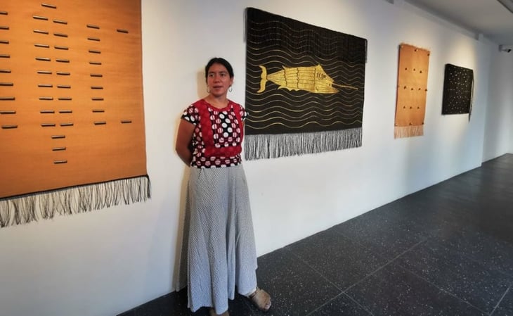 Artista del Istmo de Oaxaca rescata piezas textiles antiguas y oficio de la pesca