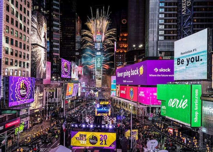 El Times Square da los toques finales para celebrar la llegada de 2022
