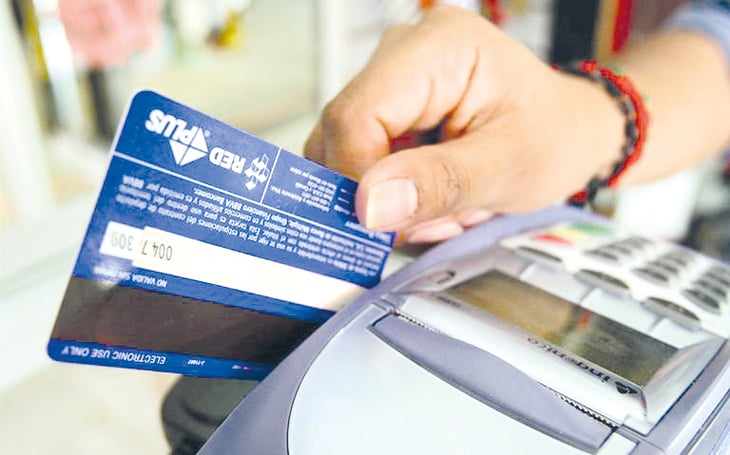 Conducef 'reprueba' a cinco bancos por sus sistemas de tarjetas de crédito