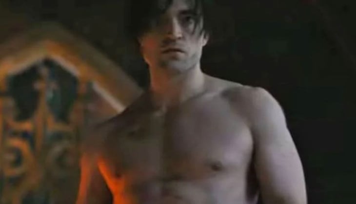 Pattinson presume abdomen de acero en nuevo tráiler de Batman