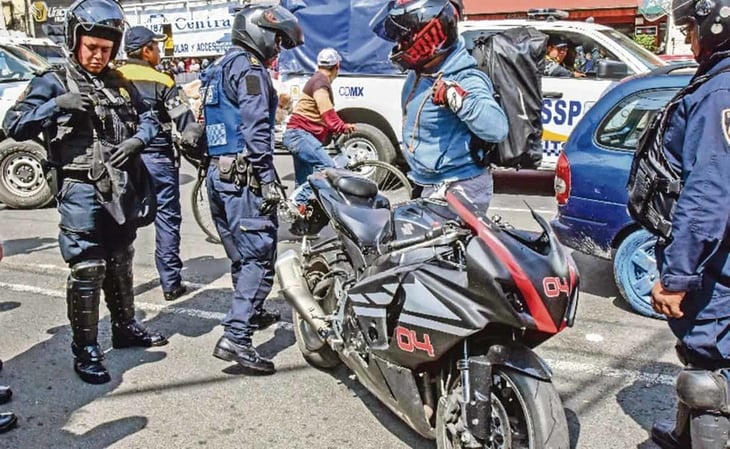 Buscan hasta 70 años de cárcel para delincuentes en moto en CDMX