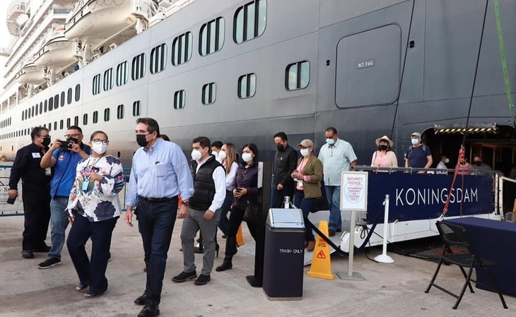 Arriba a Mazatlán crucero con 14 pasajeros contagiados de Covid