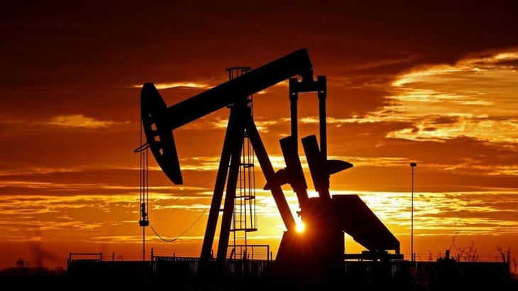 Precio del petróleo alcanza su nivel más alto en un mes