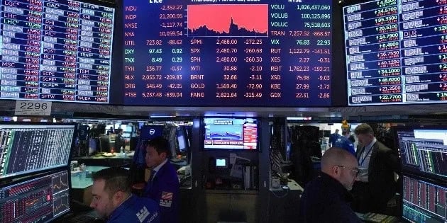 Wall Street cierra en rojo la última sesión del año y el Dow Jones baja 0.16%