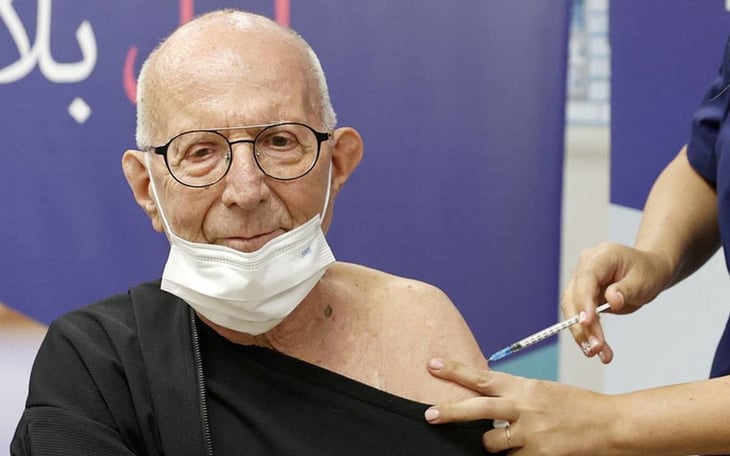 Israel anuncia la vacunación con una cuarta dosis a los mayores de 60 años