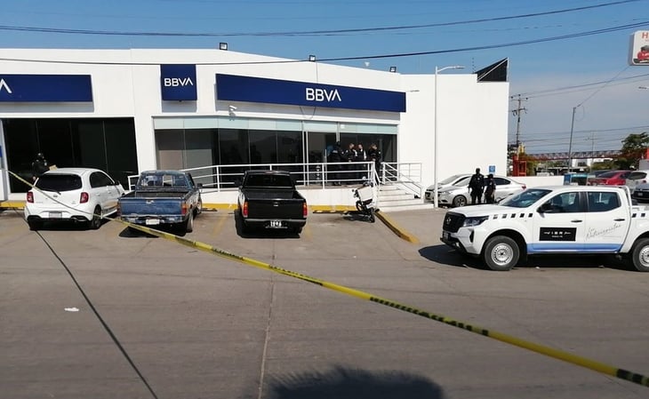 Intento de asalto en sucursal bancaria deja 2 lesionados en Sinaloa
