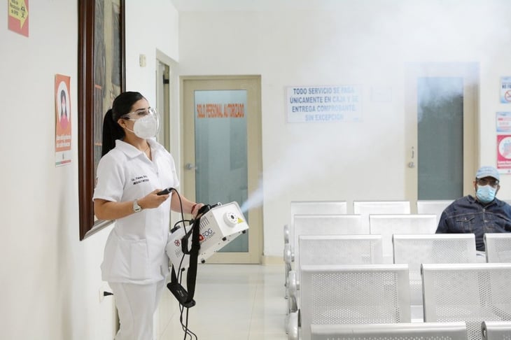 Autoridades realizan sanitización en el hospital para prevenir contagios COVID-19