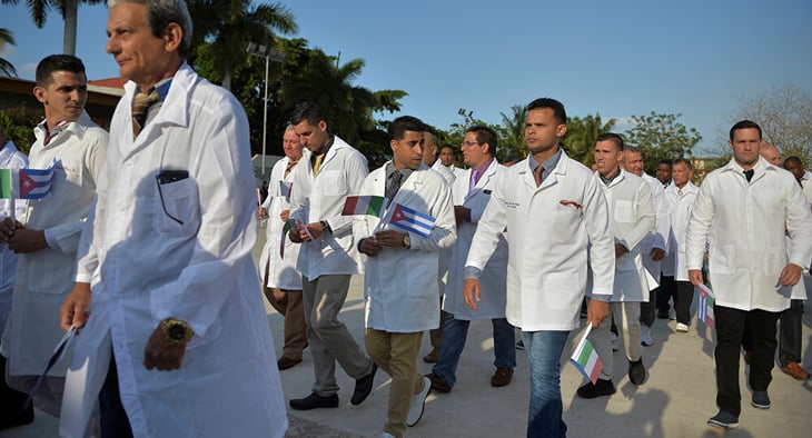 Cuba envía 50 enfermeros a Bahamas para enfrentar la COVID-19