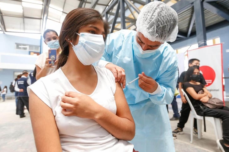 Perú tiene 90 % de población objetivo inmunizada y se apresta a vacunar niños