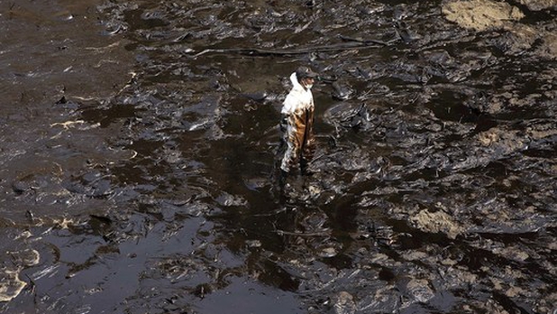 Perú exige a Repsol que repare 'desastre ecológico' por derrame de petróleo