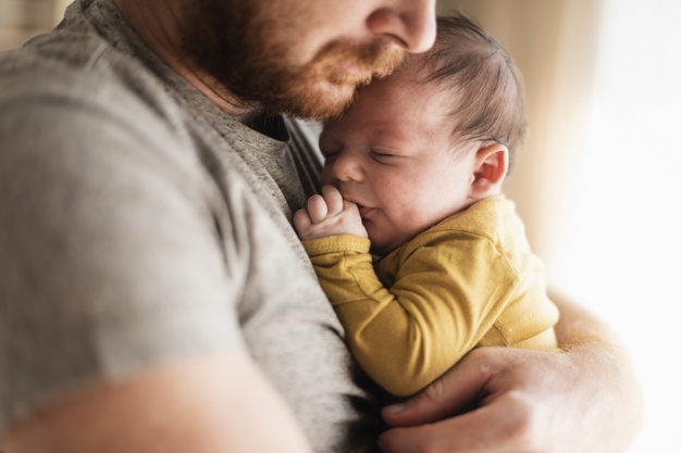 Los bebés saben quiénes tienen relaciones estrechas con una pista: la saliva