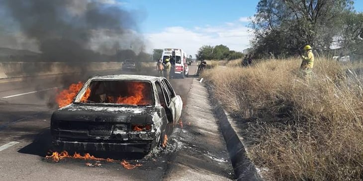 Hallan vehículo en llamas en Jerez