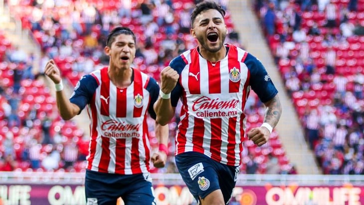 Chivas rescata empate ante Querétaro en casa