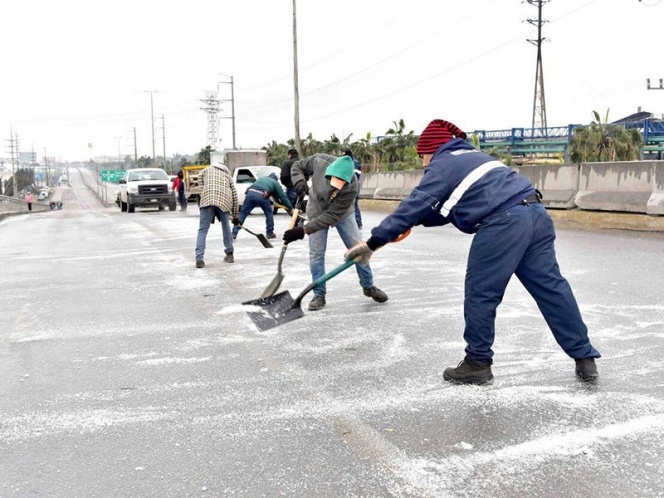 Protección Civil de Monclova toma precauciones ante congelamiento de puentes y carreteras