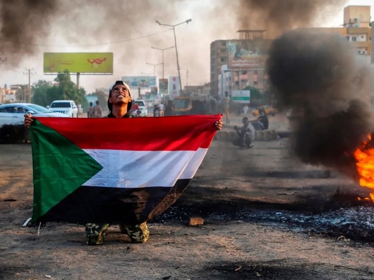 Mueren por disparos tres manifestantes en protestas contra el golpe en Sudán