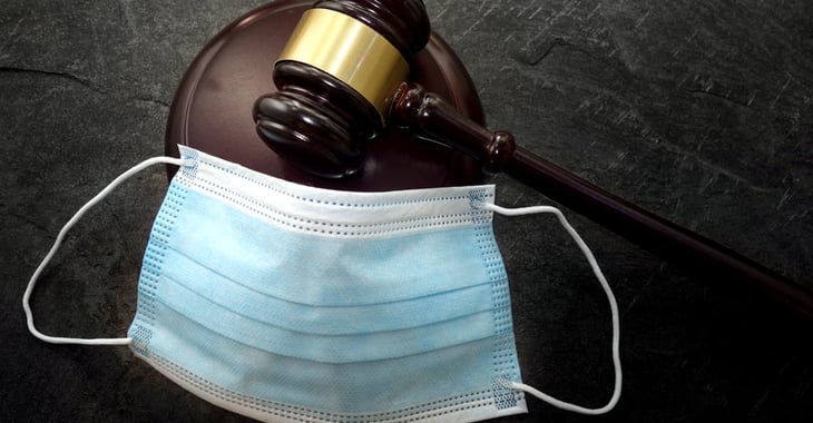 Juez anula orden sobre mascarilla en Nueva York, pero el estado la recurrirá