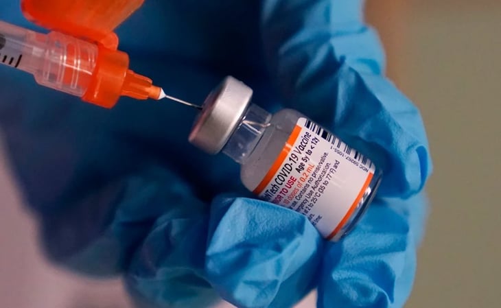 Pfizer inicia pruebas de vacuna antiCOVID-19 contra variante Ómicron