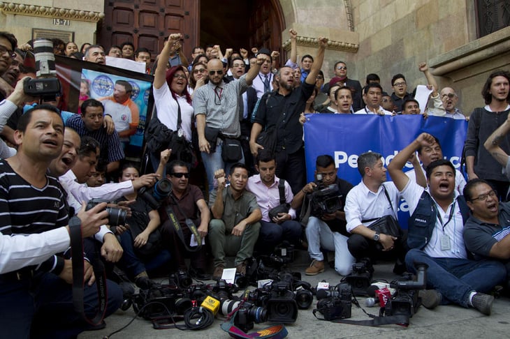 Periodistas protestan por asesinatos de colegas