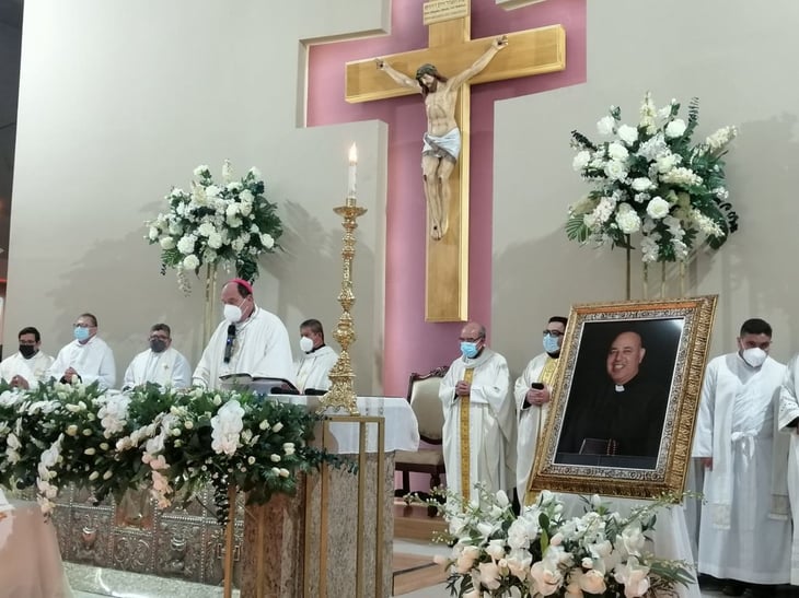 Obispo oficia misa exequial en honor al padre César Augusto Boone
