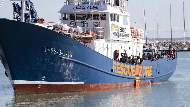 Los 176 migrantes del 'Aita Mari' desembarcarán en Lampedusa (Italia)