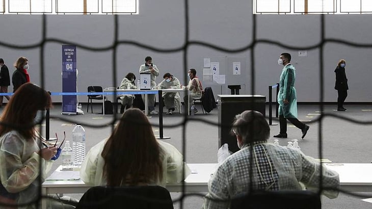Cierran urnas tras jornada electoral sin incidentes en Portugal