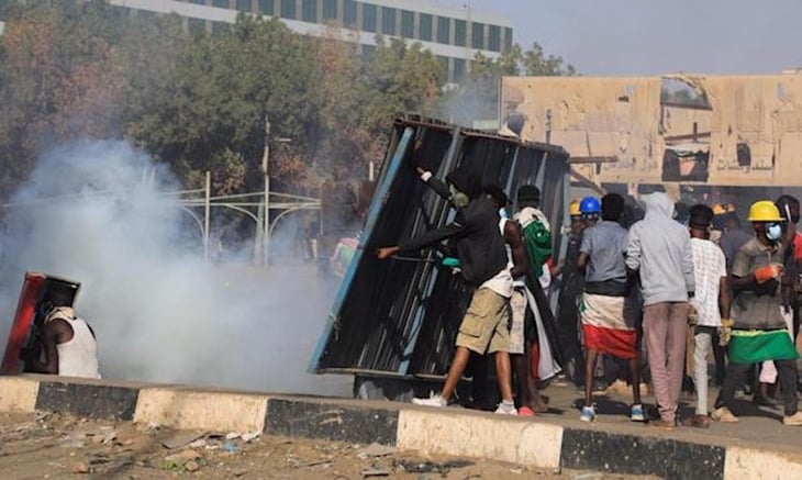 Muere un manifestante en nueva jornada de represión contra protestas en Sudán
