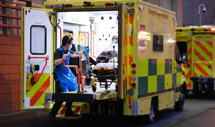 Reino Unido registra 534 muertes por COVID, la mayor cifra en casi un año