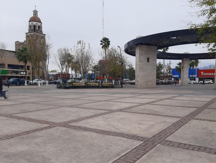 Zona Centro de Monclova presenta calles desiertas ante bajas temperaturas por frente frío número 28