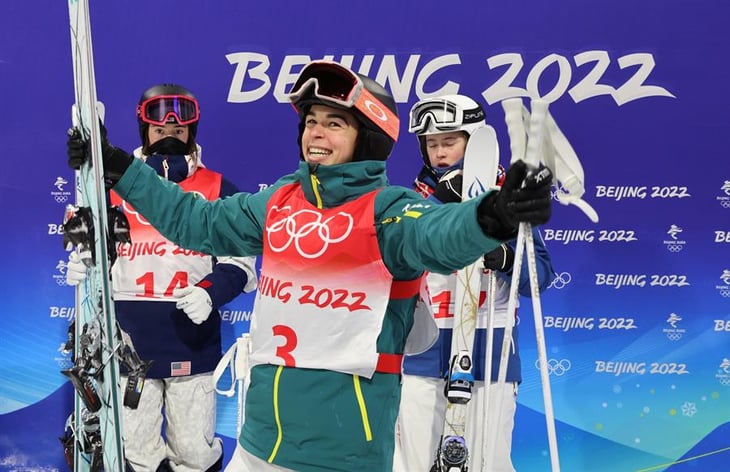La australiana Jakara Anthony gana oro en baches de esquí acrobático