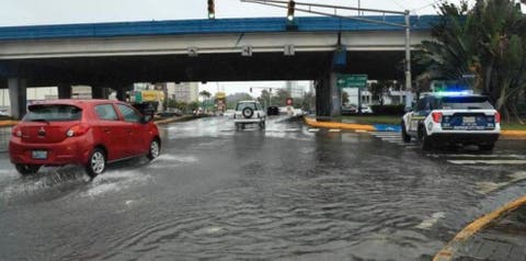 Unos 7,752 puertorriqueños siguen sin servicio eléctrico por fuertes lluvias
