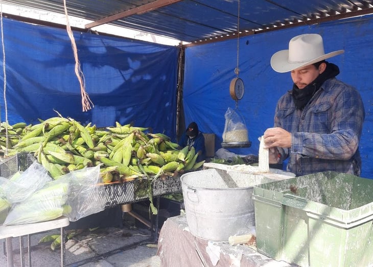 Eloteros de Monclova incrementan sus ventas en épocas invernales