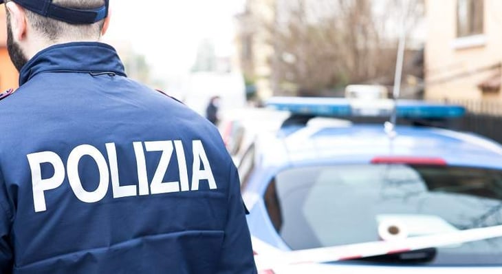 Investigado en Italia por mantener el cadáver de su mujer 3 meses en el sofá