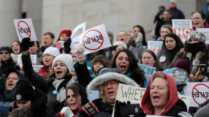 Antivacunas vuelven a protestar en Nueva York para pedir fin de restricciones