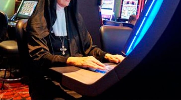Condenan a monja que usó dinero de colegio católico para apostar en Las Vegas