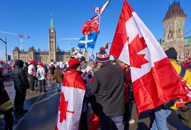Trudeau acusa a los antivacunas de 'bloquear' la democracia con su protesta
