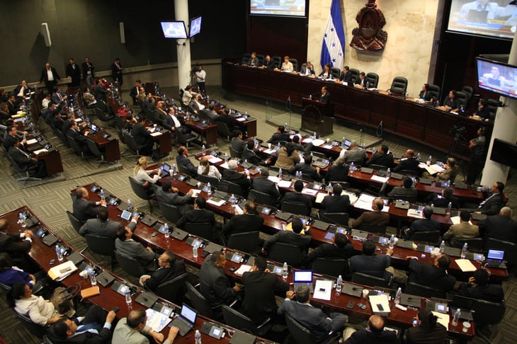 Parlamento hondureño normaliza sesiones tras superar crisis de dos directivas