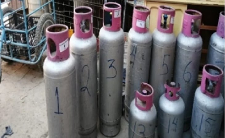 Detienen a mujer por venta ilegal de tanques de gas LP en Edomex