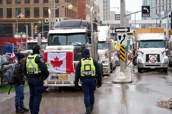 EE.UU. ofrece ayuda a Canadá para acabar con bloqueos en la frontera