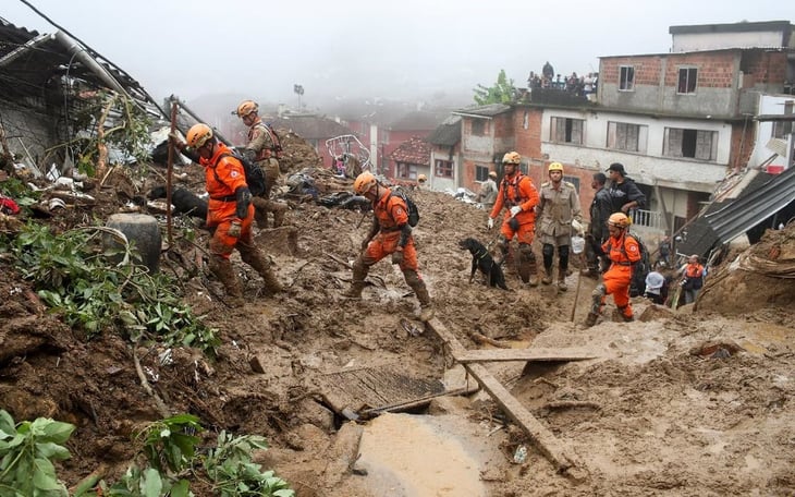 Al menos 80 muertos dejan fuertes lluvias que azotaron Petrópolis en Río de Janeiro
