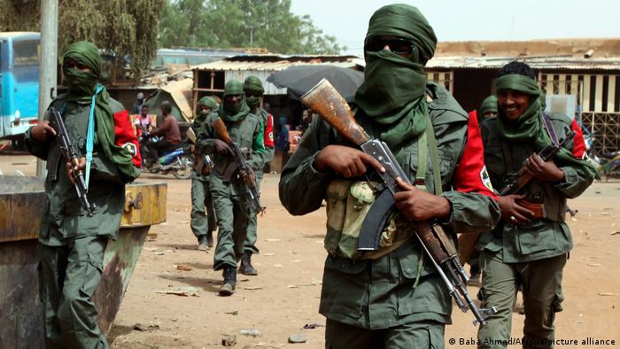 Mueren ocho soldados y decenas de yihadistas en enfrentamiento en Mali