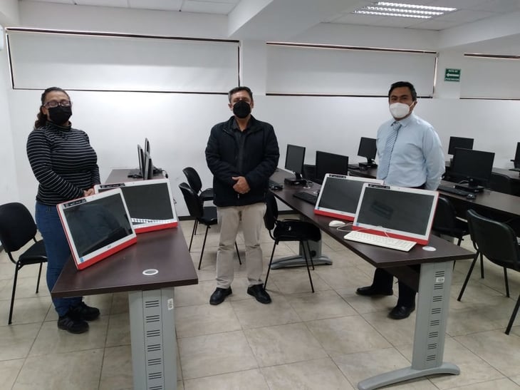 FIME da mantenimiento a computadoras de plantel educativo de Monclova