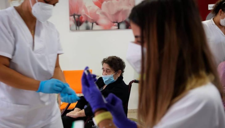 Italia suministrará la cuarta dosis de la vacuna a los pacientes frágiles