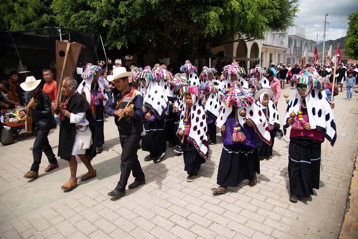 Mayas del sur de México festejan el carnaval que marca 'el cierre' de ciclo