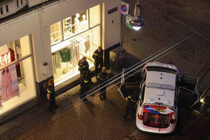 Reportan toma de rehenes en tienda de Apple en Ámsterdam