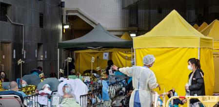 Hong Kong hará test a toda su población para frenar el avance de ómicron