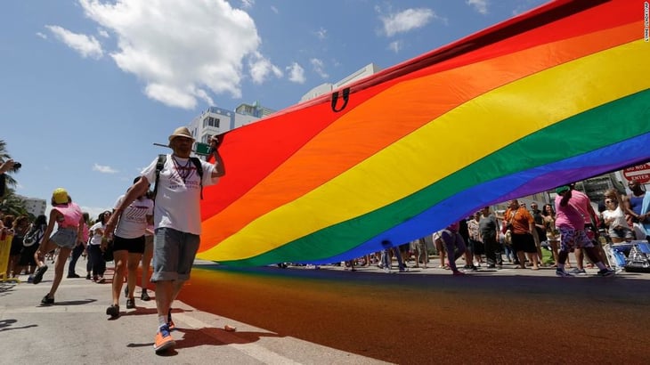 Autor de proyecto de ley 'No digas gay' de Florida retira polémica enmienda