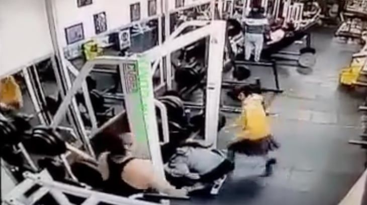 VIDEO: Captan momento en el que una mujer muere en un gym